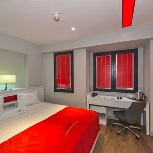Plat Taksim Отель